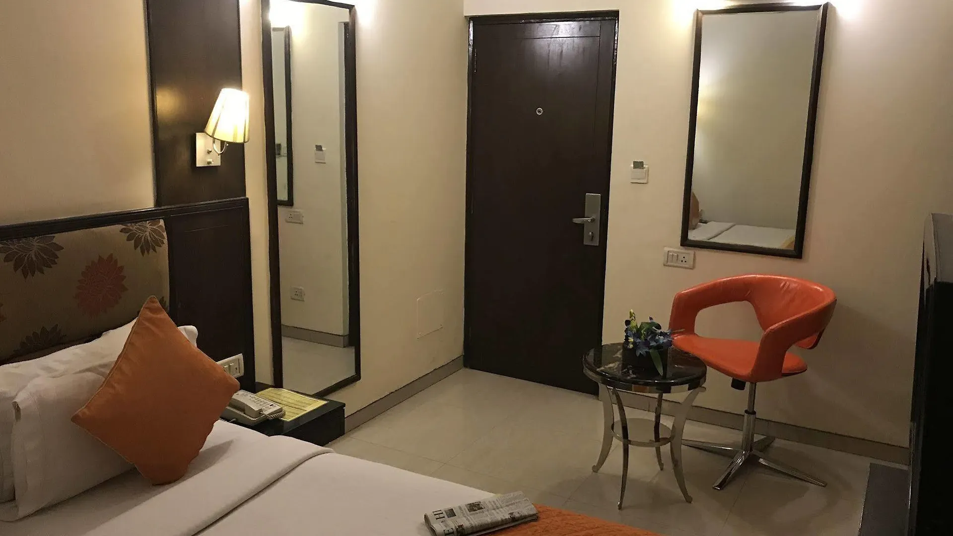 Hotel Southern Delhi  3*, Delhi (National Capital Territory of India)